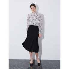 [여성/올리비아로렌] 앞 절개선과 와끼에 인버티드 디테일을 준 슬림A라인 스커트 VOCDK4S2111