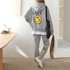 SOON2DLE 女子幸運的微笑分層連帽衫慢跑訓練套件