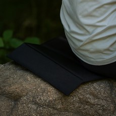 에니크로 휴대용 접이식 야외 방석, 블랙