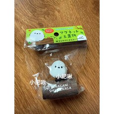 北海道 狸小路 小肥啾 冰箱貼 擺件 白色小鳥 木質底座, 如圖所示