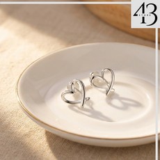 縷空愛心造型耳環