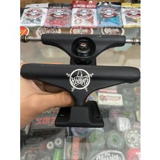 independent 因地 indy 滑板進口橋 鍛造底座 雙空橋 尺寸139 pu基本無磨損, 如圖所示, 1個