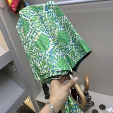 小清新綠色碎花女晴雨傘 黑膠防曬兩用紫外線二摺疊遮陽傘木手柄