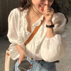 여성 퍼프소매 러블리 프릴 긴팔 블라우스 퍼프 레이스 셔링 가을 루즈핏 소매 핀턱 브이넥