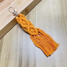 我家有隻貓 手工編織流蘇掛飾 包包掛飾 絨毛吊飾 聖誕禮物 手機掛飾 DIY掛飾 手作掛飾 兒童節 聖誕節 萬聖節 生日禮物 禮物 團康 手作 DIY 材料包 diy 交換禮物, 1個, 3.編織流蘇-橘色, 橘色