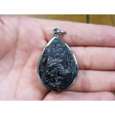 泰國銀流鐵能量礦石墬子護身符，力泥鎳萊加持，帶來平安與好運，編號204, 1個