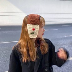 러블리 손뜨개 니트 귀마개 꽃 포인트 여성귀도리 턱끈 방한귀마개