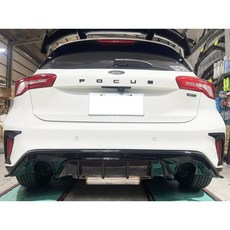 適用於 Ford Focus MK4 182 五門專用 鋼琴烤漆黑 後下巴 雙邊單出 下繞流, 1個