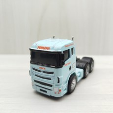 宅米吉 全新盒裝現貨 1:64 合金拖車頭 水藍色 合金 模型車 迴力車, 1個
