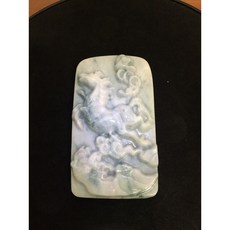 馬到成功玉牌 雕刻掛飾, 翡翠綠