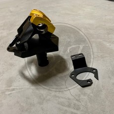 CJ 手把座 handle seat，人體工學設計，安裝簡便，適用於多種門窗櫃子, 1個, 金/黑 Gold/Black