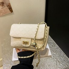 퀼팅 체인 숄더백 미니 크로스백 여성 가방 하객룩 데일리백 데이트룩 퀼팅백