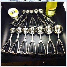 店長推薦 冰激淩球挖勺器工具冰淇淋球勺子商用雪糕挖球器加厚打球器不銹鋼 SBBT47, 加厚70直徑3.3CM（可挖15克）, 1個