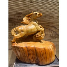 太行崖柏 木雕飛馬擺件, 如圖所示, 1個