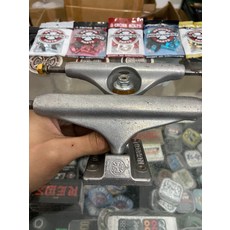 independent 因地 indy 滑板雙空橋 尺寸139 pu無損 底部標籤雷雕正品, 如圖所示, 1個