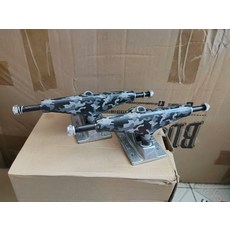 tensor 滑板支架 5.25尺寸 5.5尺寸 清庫存 實心 雙空 基本都是5.25寸 有一款5.5寸, 如圖所示, 1個