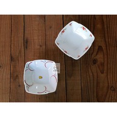 佐和陶瓷餐具批發 赤繪角缽-日本製 小菜碗 家用餐廳 甜點 涼拌, 赤, 1個