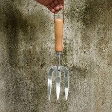 約翰家庭百貨 不鏽鋼園藝工具 多規格防鏽耐蝕土鏟寬鏟釘耙窄鏟刨土叉鬆土工具植物工具種花【BE0123】, 1個, 三齒刨土叉