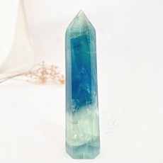 мσσи_нασ 漸層藍綠螢石柱 冰河感瘦長晶柱 帶彩虹光 能量擺件, 1個