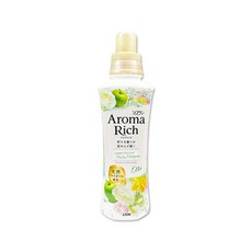 日本LION獅王 Aroma Rich衣物香氛柔軟精 青蘋(白)香味/瓶, 1個, 480ml