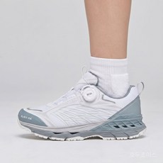 블랙야크 여성 트레킹화 고어텍스 보아다이얼 등산화 방수 투습 발편한