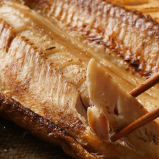 속초직송 말린 노르웨이 손질 반건조고등어 구이 조림용 캠핑용 제수용 대 34cm 내외, 3개, 310g