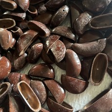 臺灣出貨 印尼果殻風鈴diy黑果材料包自製果殻音手工製作手搖鈴pangjii果殻 0OUT, Juju鴨健騰果10個+送麻繩31米, 1個