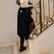 [피그먼트] 반밴딩스칼럽스커트 (KYSK240901)