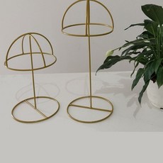 해피유통 심플 모던 금속 수납 헬멧 스탠드 리빙용 오브제 다용도 정리 철제 금색 세련된 디자인, 26*16*16, 골든