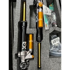 野蠻公牛 ARX KRV 前叉 含輻射卡座, 1個