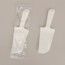 巧緻烘焙網 生日蛋糕刀 獨立包裝 彩色塑膠蛋糕刀 一次性蛋糕刀 彩色蛋糕刀 鋸齒蛋糕刀 蛋糕托刀 ，三角蛋糕刀, 米白(單支), 1個