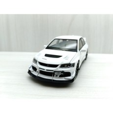 宅米吉 1:32 三菱 EVO 九代 白色 前輪轉向 車燈恆亮 合金模型車, 1個