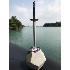 石中劍拆信刀, 1個
