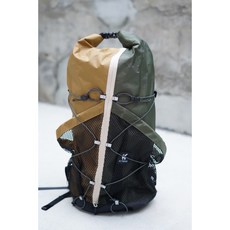 ACTIBASE I.D. Backpack 30L 登山後背包 沙X軍綠 輕量 堅固, 沙 / 軍綠