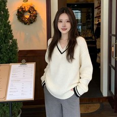 투니스 여성 캐주얼 루즈핏 배색 브이넥 니트 스웨터