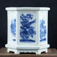 仿古瓷器 六方型筆筒 高17cm 口徑12.6cm, 如圖所示