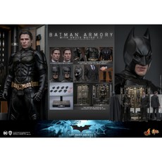 Hot Toys 蝙蝠俠 黑暗騎士 軍械庫 & 布魯斯韋恩 2.0 1/6 比例珍藏套裝組, 1個
