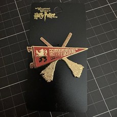 Universal Studios Japan 哈利波特魁地奇學院徽章別針, 1個