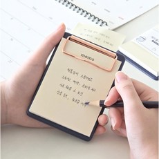 모뉴 메모홀딧 포켓 클립보드 점착 메모지 오션 포켓노트 미니수첩 간호사수첩 기자수첩 업무수첩 뜯어쓰는 노트 A7 메모클립보드 군인메모 아이디어노트 하드버커노트 실습수첩, 1개