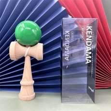 純木防滑劍玉kendama技巧球：懷舊童玩，新手適用，木製拋接劍球，訓練手眼協調, 綠色 PU漆, 1個