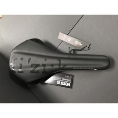 fizik ANTARES VERSUS K:IUM弓 坐墊 黑