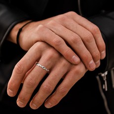 귀칼 반지 코스프레 악세사리 귀멸의칼날 남성용 단순한 트위스트 링 조정 가능한 금속 미니멀리스트 결혼 Mobius 얇은 클래식 광택 유니섹스