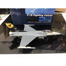 HM 1:72 HA3882 F-16C 8TH FS Black Sheep 戰鬥機模型, 1個
