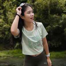 【A-MYZONE】精品買一送一 女款多巴胺爆汗必備絕對不臭跑步上衣 (雙向透氣吸濕快乾涼感圓領短版機能運動t恤 / 專業馬拉松慢跑路跑訓練吸濕排汗 / 100%台灣製造)