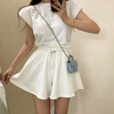 반바지 셋업 여리핏 뒤트임 반팔 페미닌룩 데일리룩 데이트룩 캐주얼룩 여성 의류