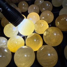 台灣現貨快速發貨招財水晶球黃冰州球黃冰晶球開運招財水晶球附底座