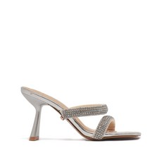 트웬티포해치 장식 스트랩 샌들