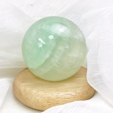 мσσи_нασ 金38 螢石球 6.5cm 白綠環紋漸層 葡萄果肉感 星球環紋 綠千層, 1個