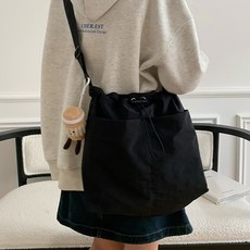 MDMS 尼龍肩背包 休閒大容量斜背包