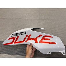 DUKE 390 左油箱罩(白) 52JP0079